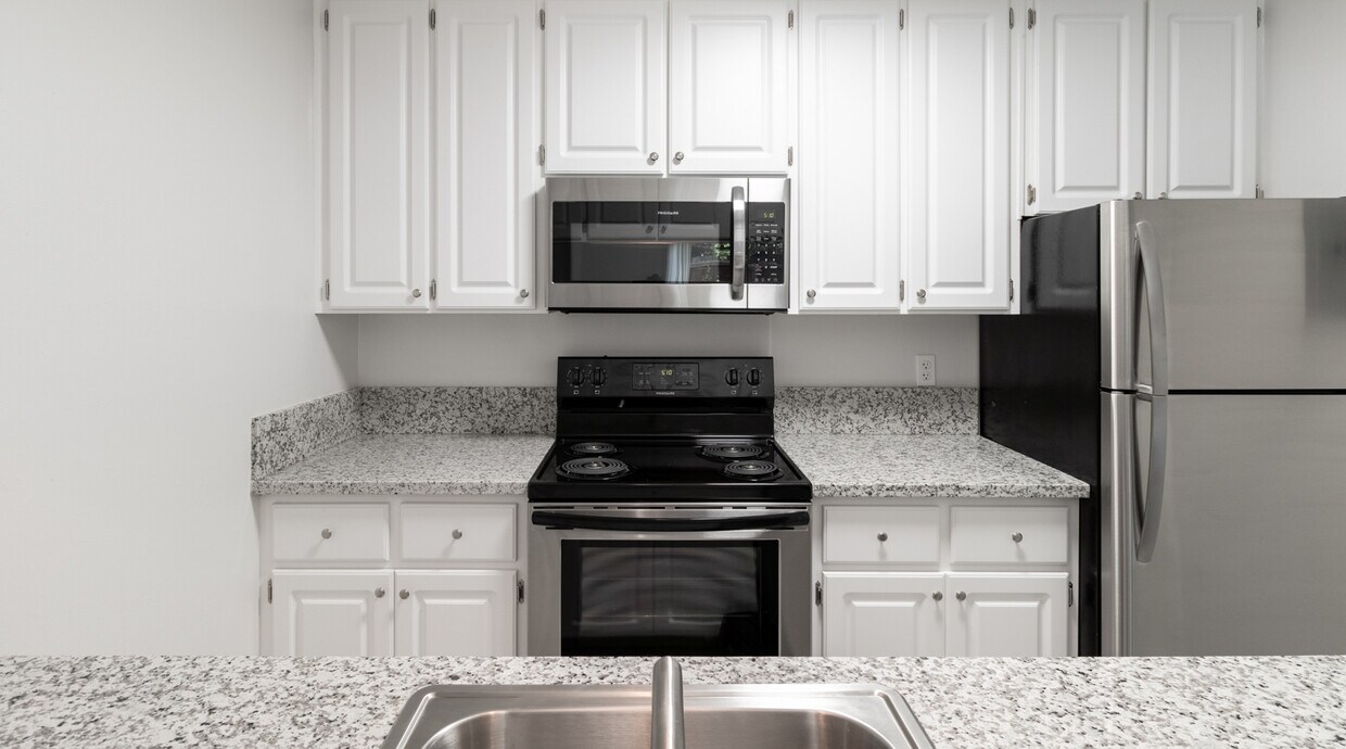 Woodburn Townhomes Apartments in Carmichael, CA