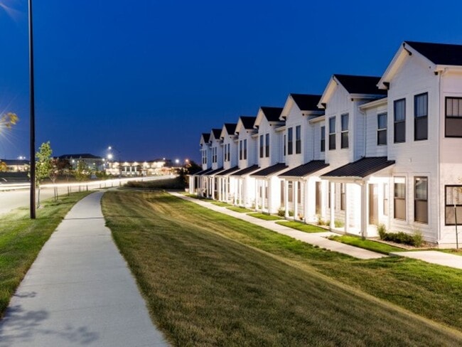 Interior Photo - Cove at Prairie Trail