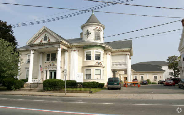 Primary Photo - Pioneer House