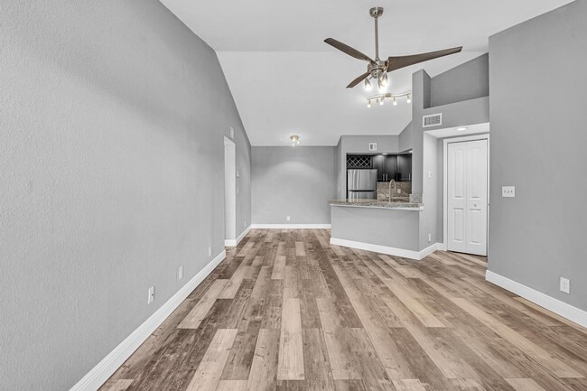 Building Photo - 3300 Pinewalk Dr N