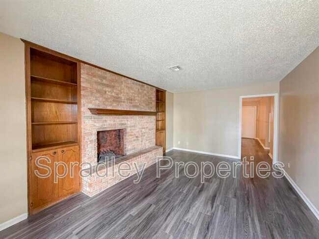 Building Photo - 409 Cheyenne Dr