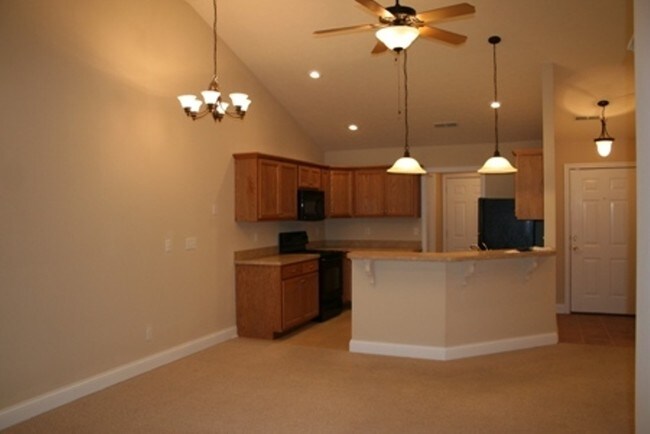 Building Photo - 905a Monin Rd