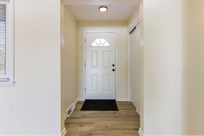 Foto del edificio - 1020 Grove St