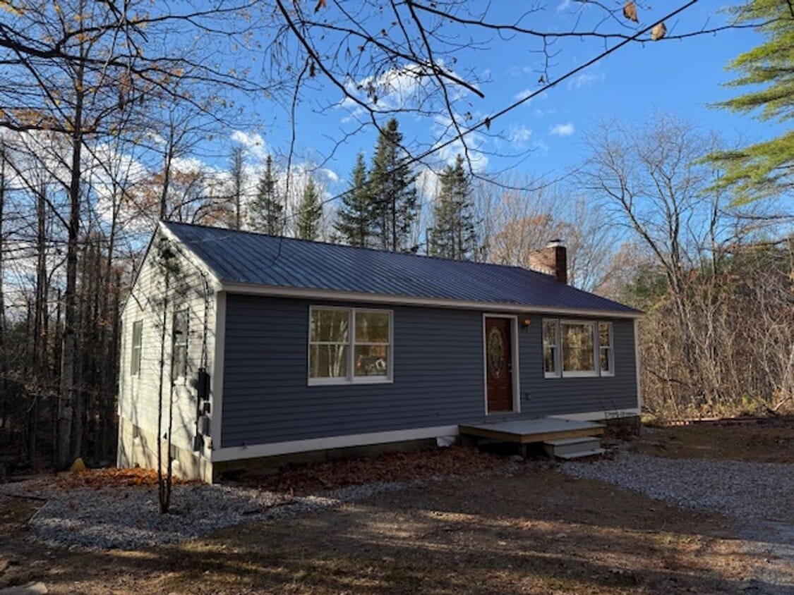 Building Photo - Renovated 3 Bed 2 Bath Single Family Home ...
