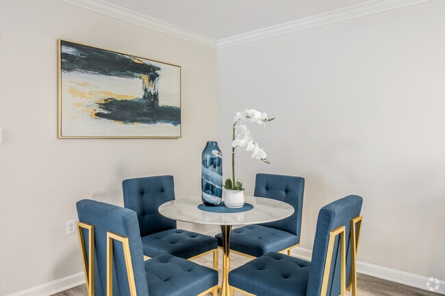 2 habitaciones, 2 baños, 109 m2, comedor - The Park at Arlington Apartments