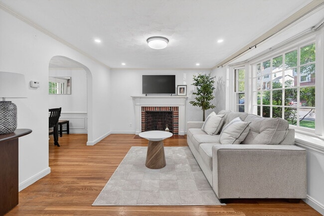 Building Photo - 64 Redlands Rd