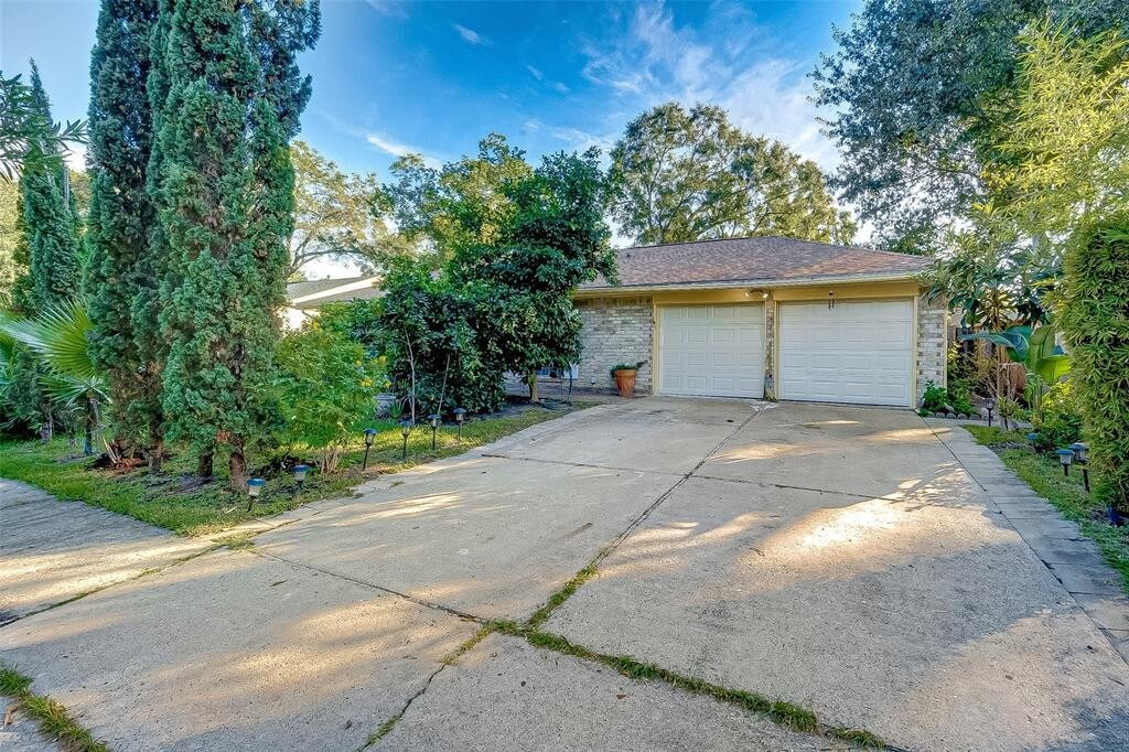 9231 McDade St, Houston, TX 77080 House for Rent in Houston, TX