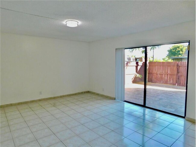 Building Photo - 4215 Turnberry Cir