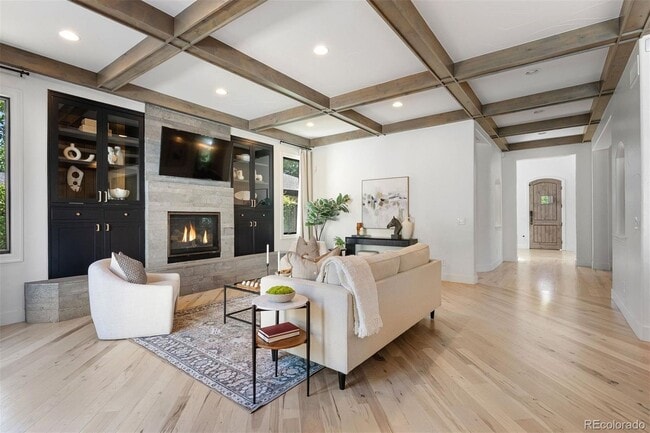 Building Photo - 852 Pontiac St