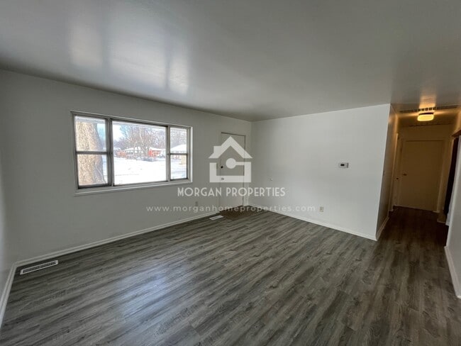 Building Photo - 2002 Kerrwood Dr