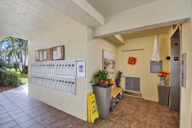 Foto del edificio - 23279 Barwood Ln N