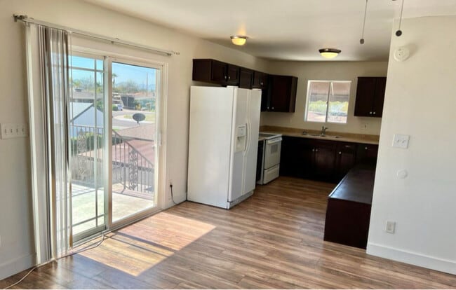 Building Photo - 4213 N Westview Dr