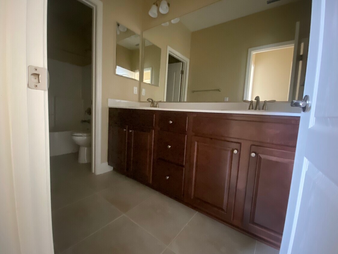Foto principal - 1122 Elk Ridge Dr