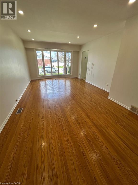 Building Photo - 34 Ranchdale Dr