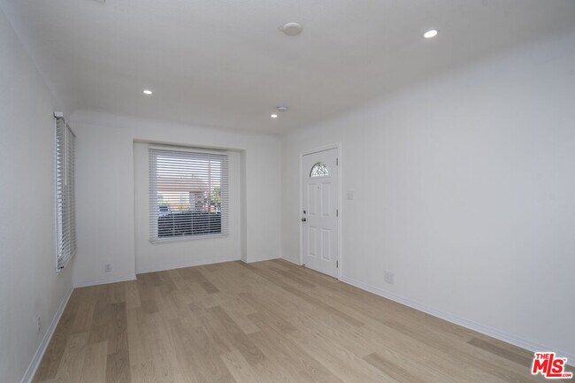 Foto del edificio - 4160 167th St