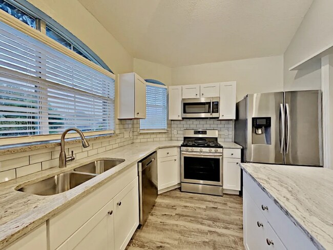 Foto del edificio - 2408 Baretta Dr