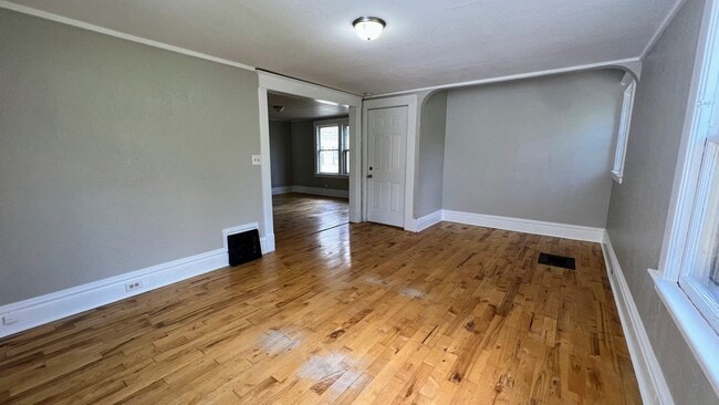 Foto del edificio - 246 Eastern Ave SE