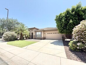 Building Photo - 2849 E Fandango Dr
