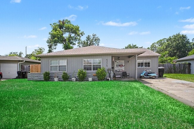 Building Photo - 5226 Pomander Rd