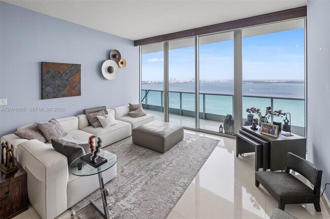 Foto del edificio - 1331 Brickell Bay Dr