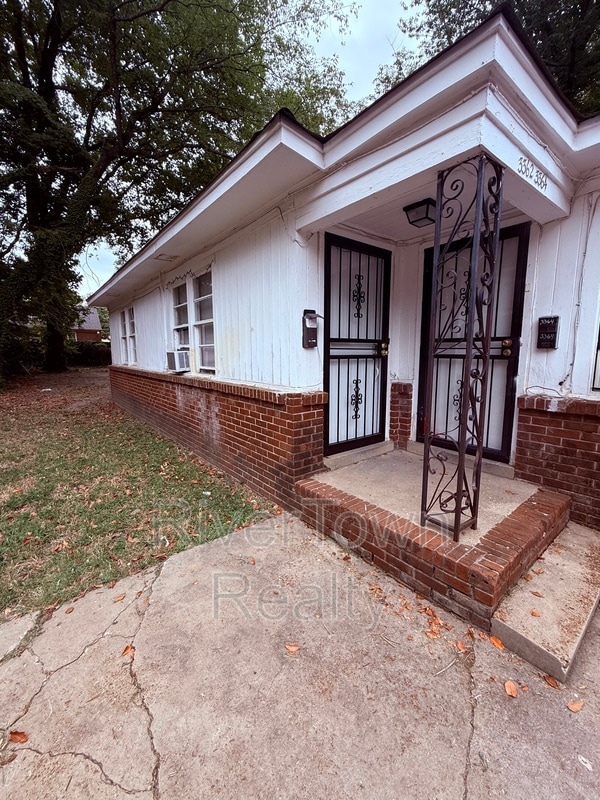 Building Photo - 3362 Rosamond Ave