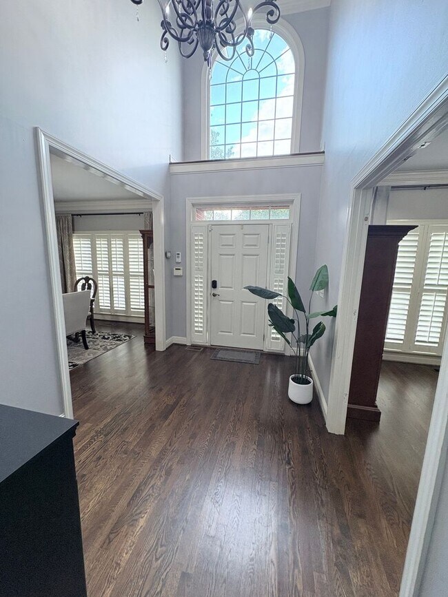 Building Photo - Stunning 5BR House in Greystone Farms - Ho...