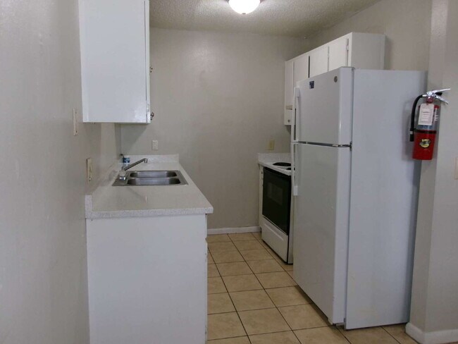 Foto del edificio - I bedroom Available in Auburndale