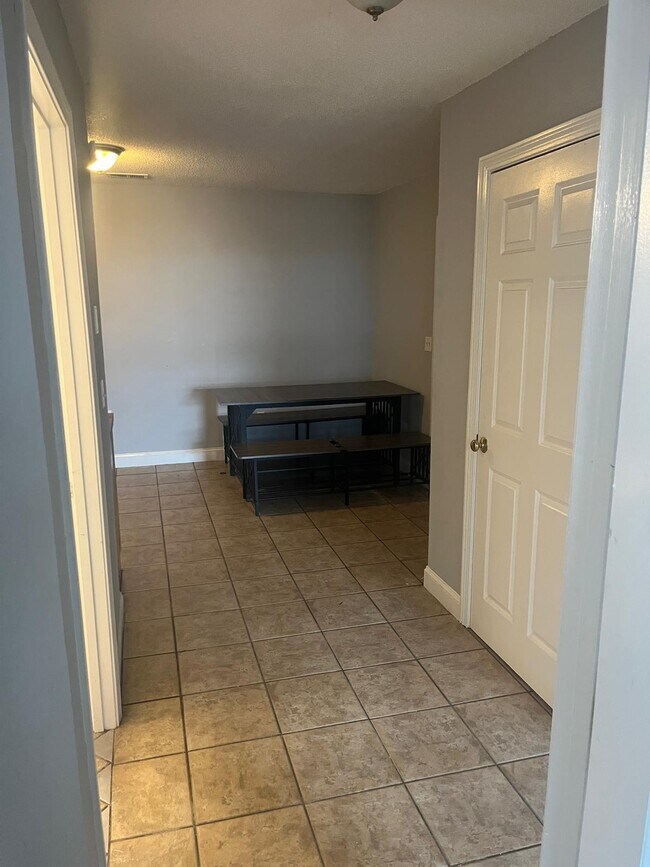 Building Photo - 260 Fountain St