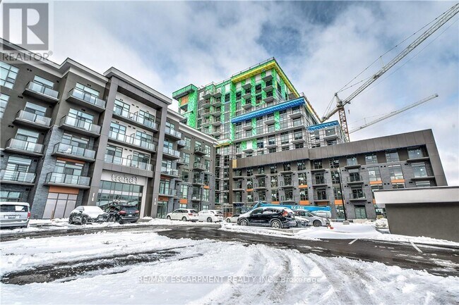 Photo du bâtiment - 450 Dundas St E