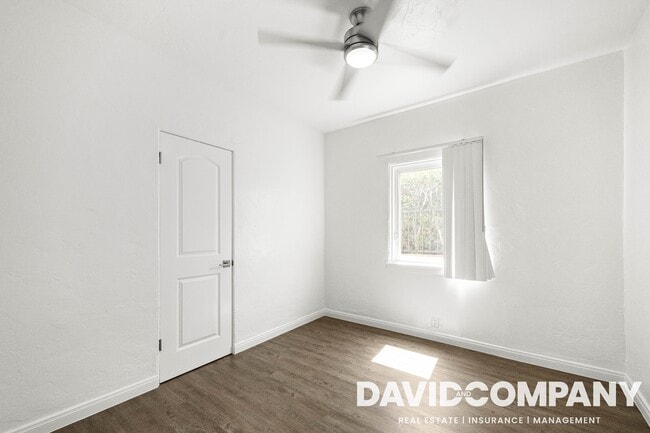 Building Photo - 2216 S Marvin Ave
