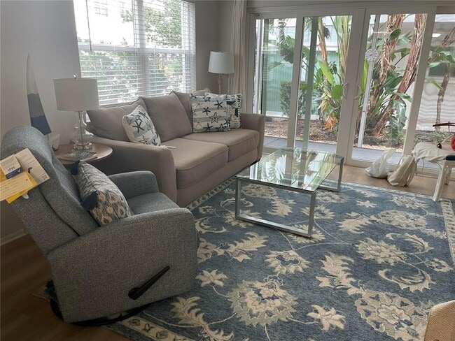 Building Photo - 333 The Esplanade N