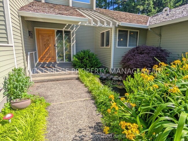 Building Photo - 948 NW 170th Dr