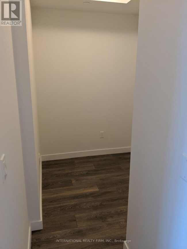 Photo du bâtiment - 5404-5408 EGLINTON Ave
