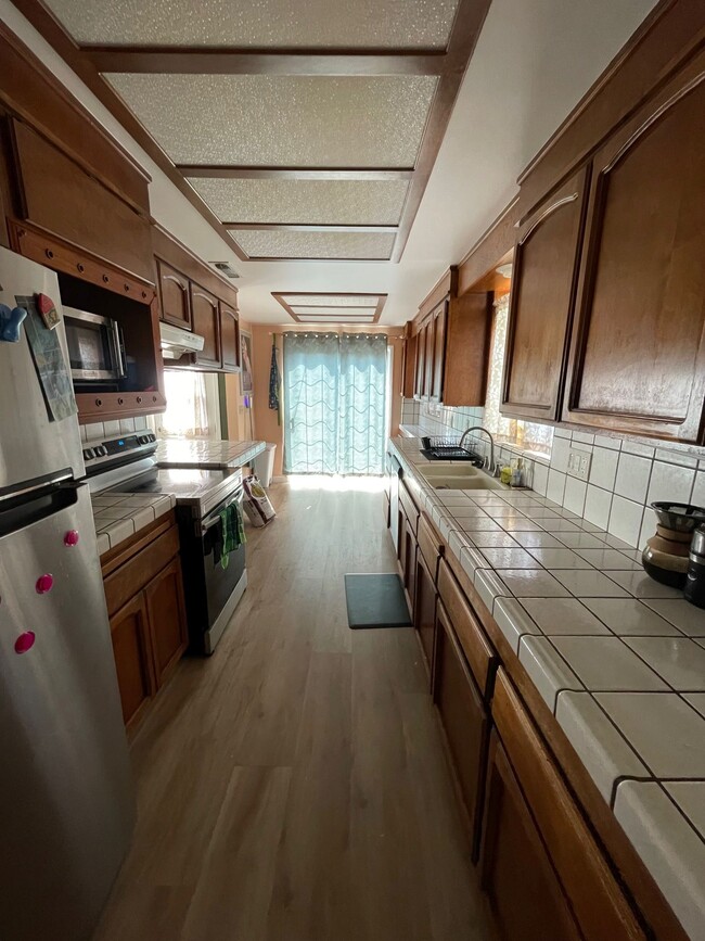 Foto del edificio - 2828 Hilldale Rd