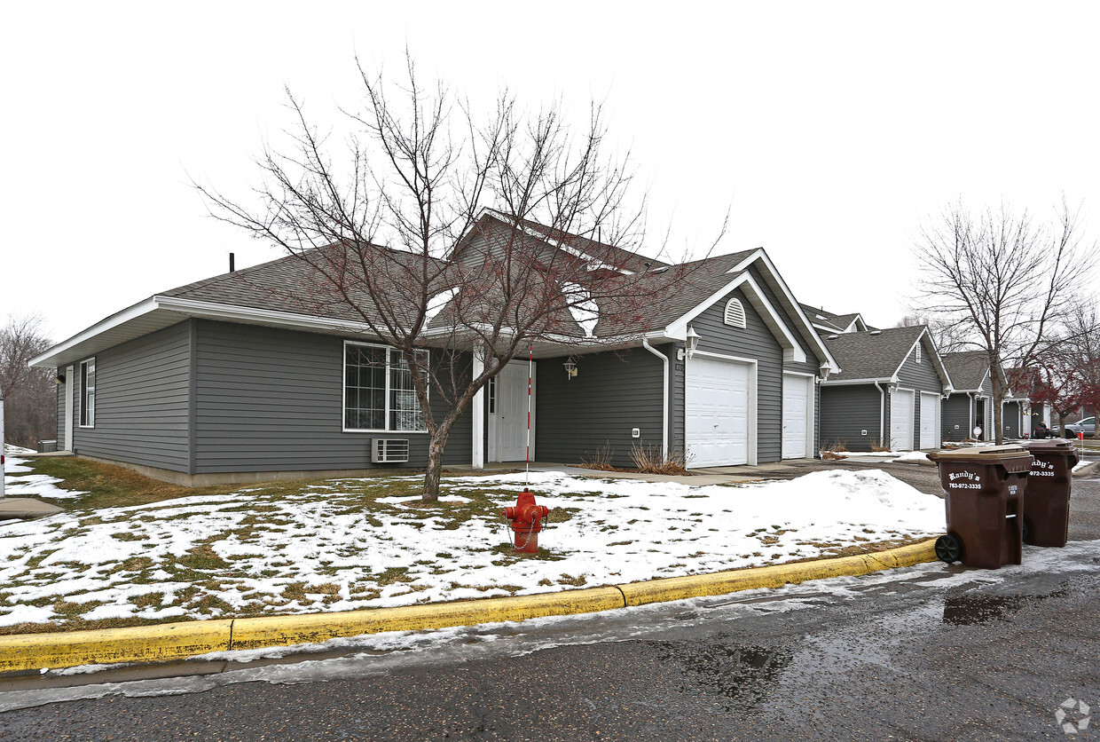 Building Photo - Water's Edge Townhomes