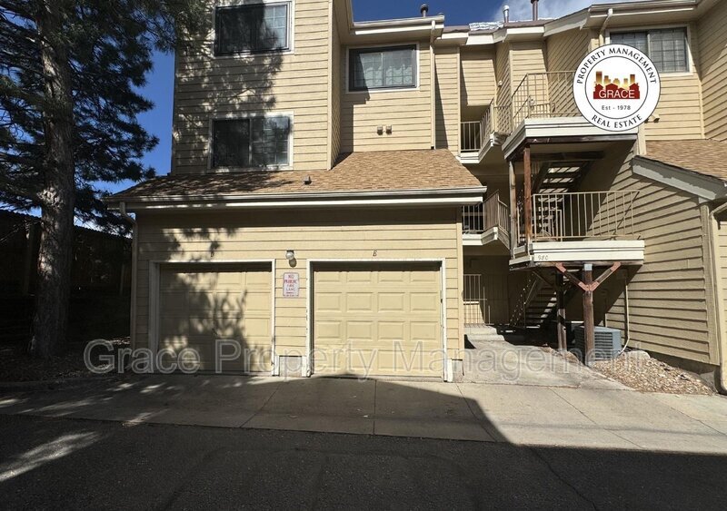 Foto principal - 980 S Dahlia St