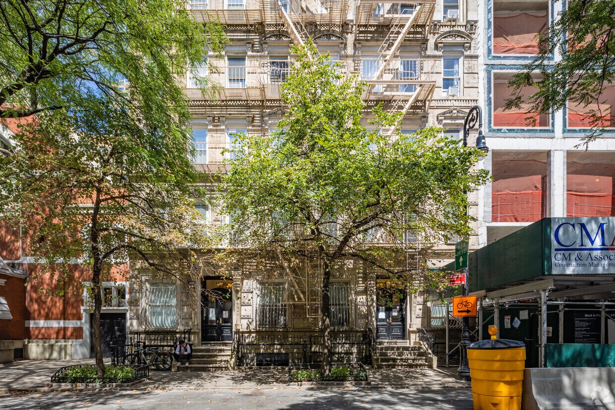 Primary Photo - 245 E 62nd St