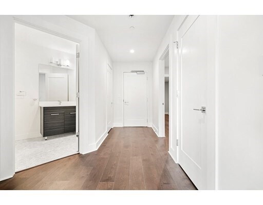 Building Photo - 14 W Broadway