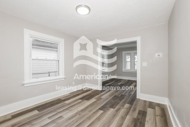 Building Photo - 1001 W 20th St