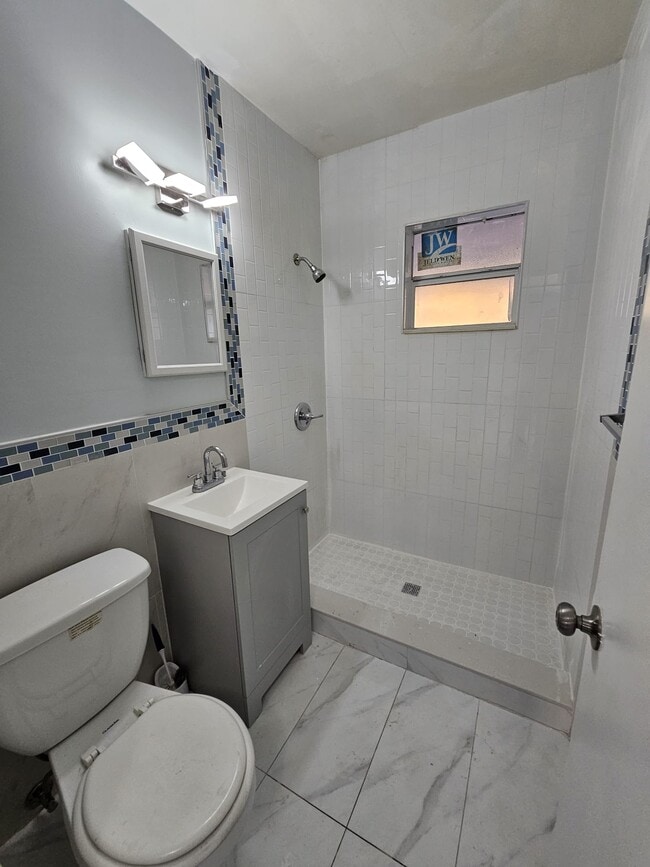 Building Photo - 1240 Rutland St