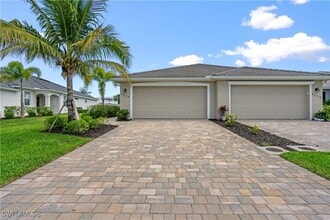 Building Photo - 4348 Lemongrass Dr