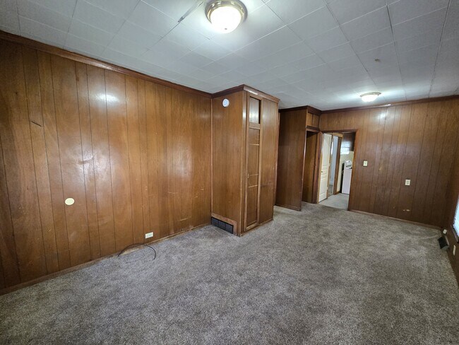 Building Photo - 307 Riehl St