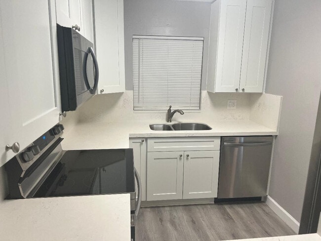 Foto del edificio - 9461 Evergreen Pl