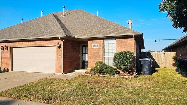 Foto del edificio - 17205 Cedar Dr