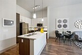 Foto principal - 2411 Fondren Rd
