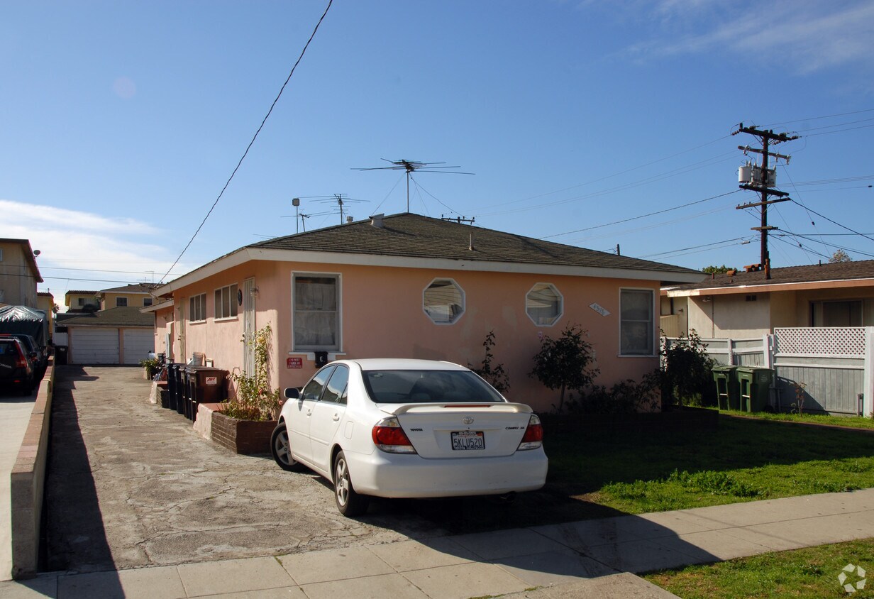 Primary Photo - 4376 A-E W. 137th St