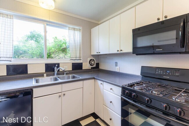 Building Photo - 3 br, 2 bath House - 4909 7th Pl NE