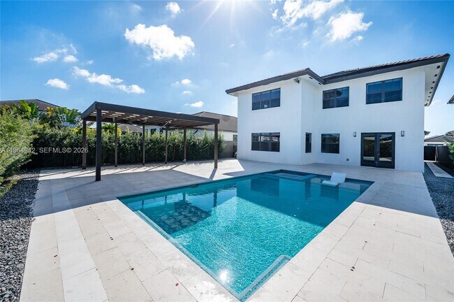 Foto del edificio - 14551 SW 20th St