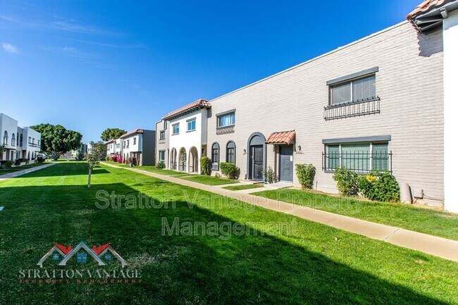 Building Photo - 2933 E Fairmount Ave