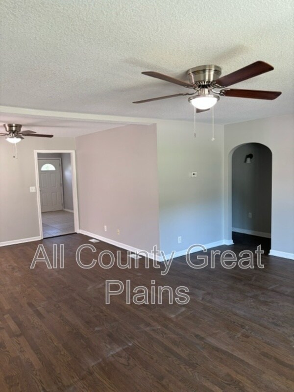 Foto del edificio - 146 S Leonard St